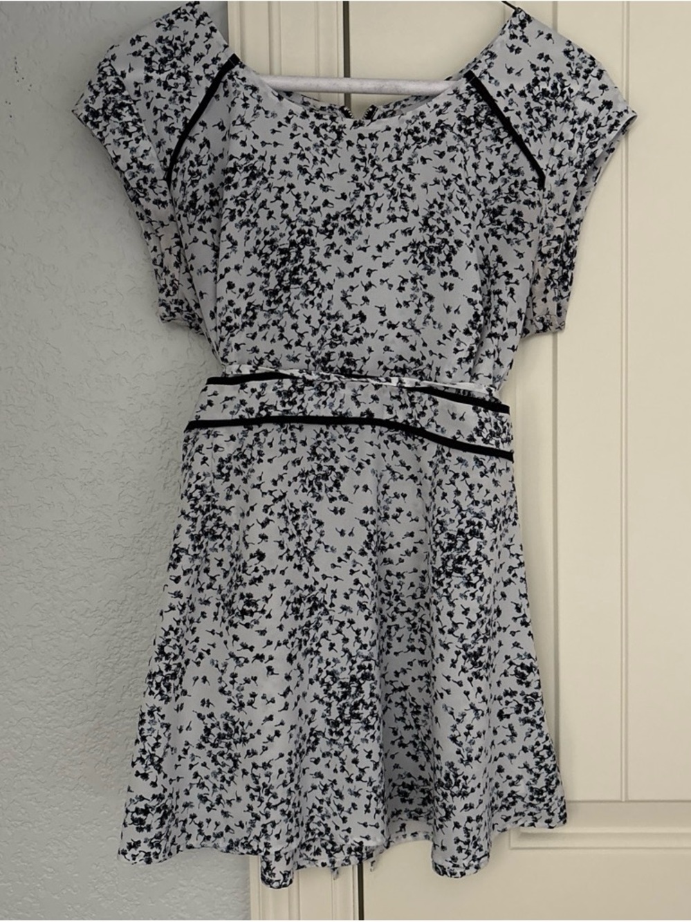 Women's Black & White Floral Maternity Top